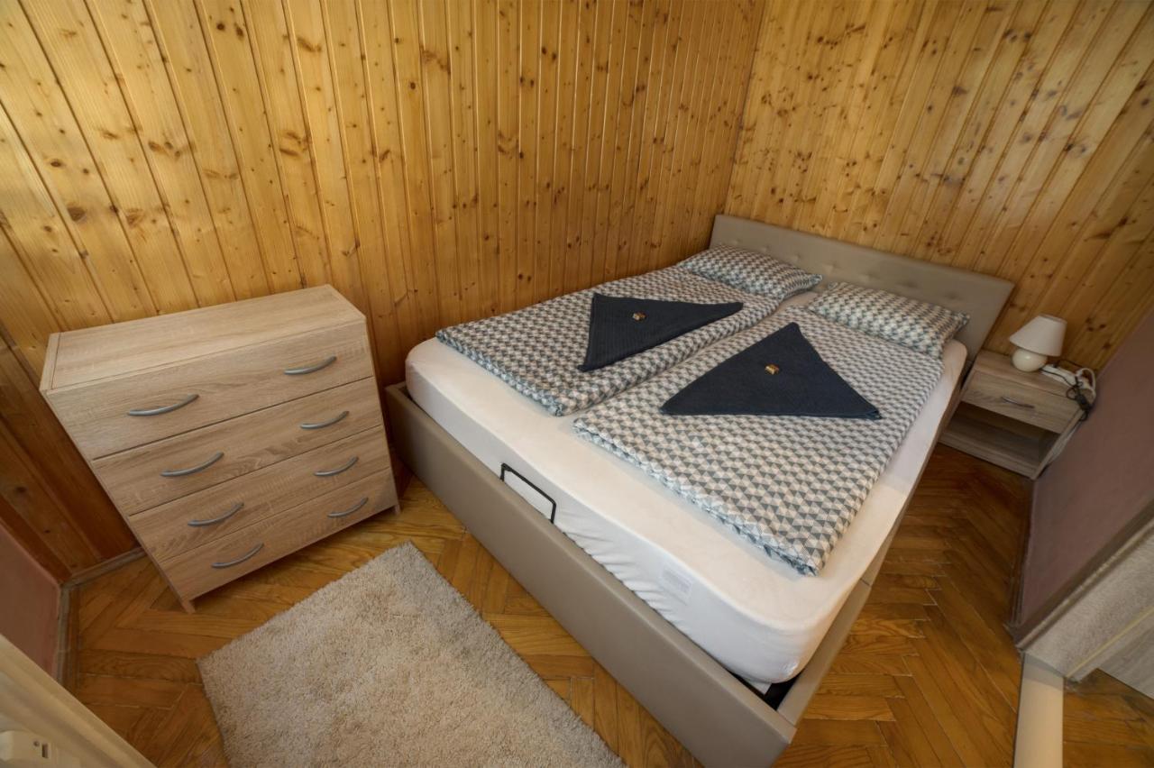 Koroesi Apartman Pecs Luaran gambar
