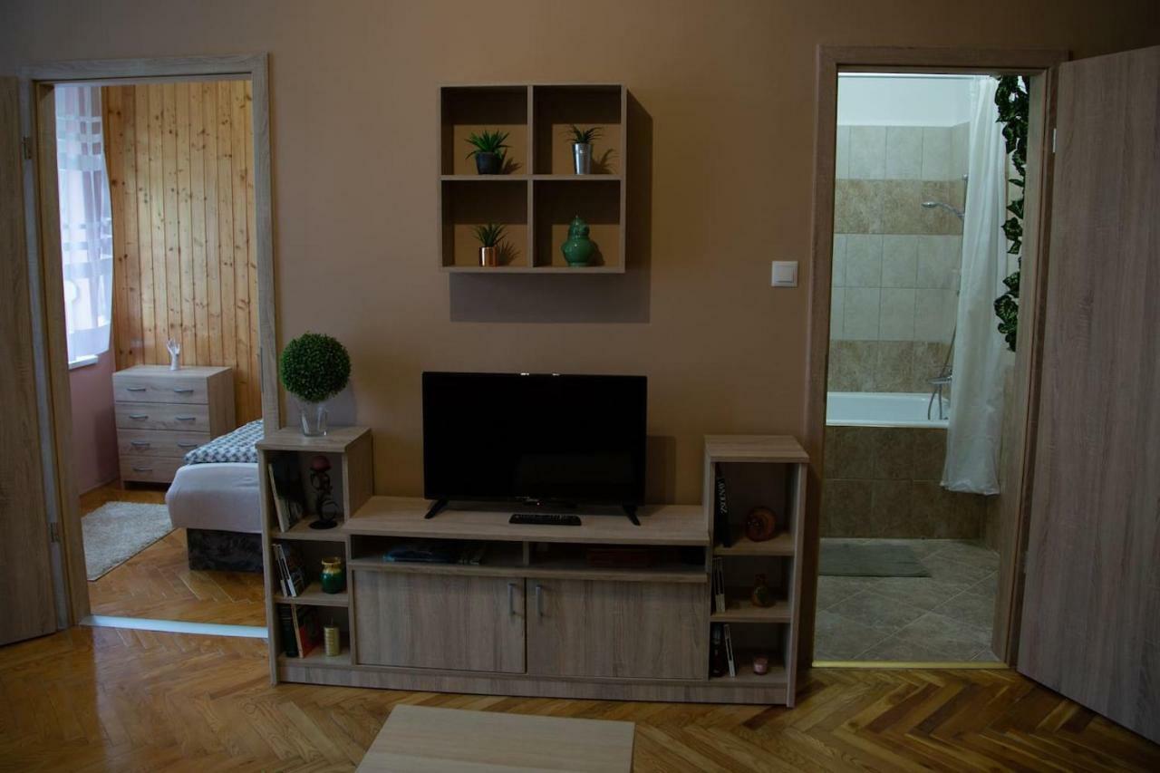 Koroesi Apartman Pecs Luaran gambar